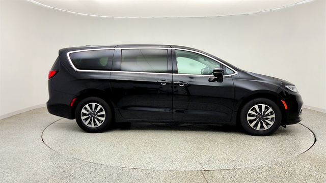2022 Chrysler Pacifica Hybrid Touring L FWD - 23043145 - 3