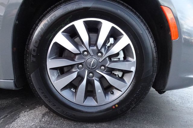 2022 Chrysler Pacifica Hybrid Touring L FWD - 22947946 - 9