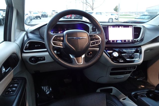 2022 Chrysler Pacifica Hybrid Touring L FWD - 22947946 - 15