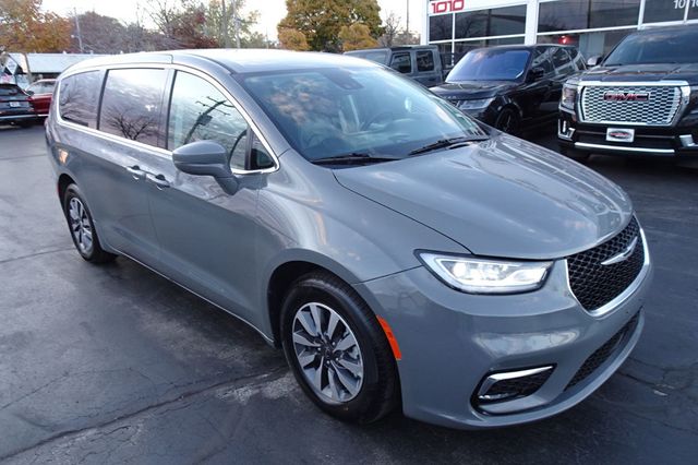 2022 Chrysler Pacifica Hybrid Touring L FWD - 22947946 - 8