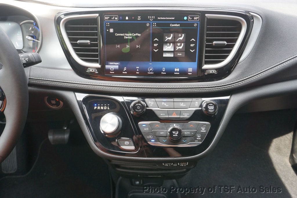 2022 Chrysler Pacifica Hybrid Touring L photo 17