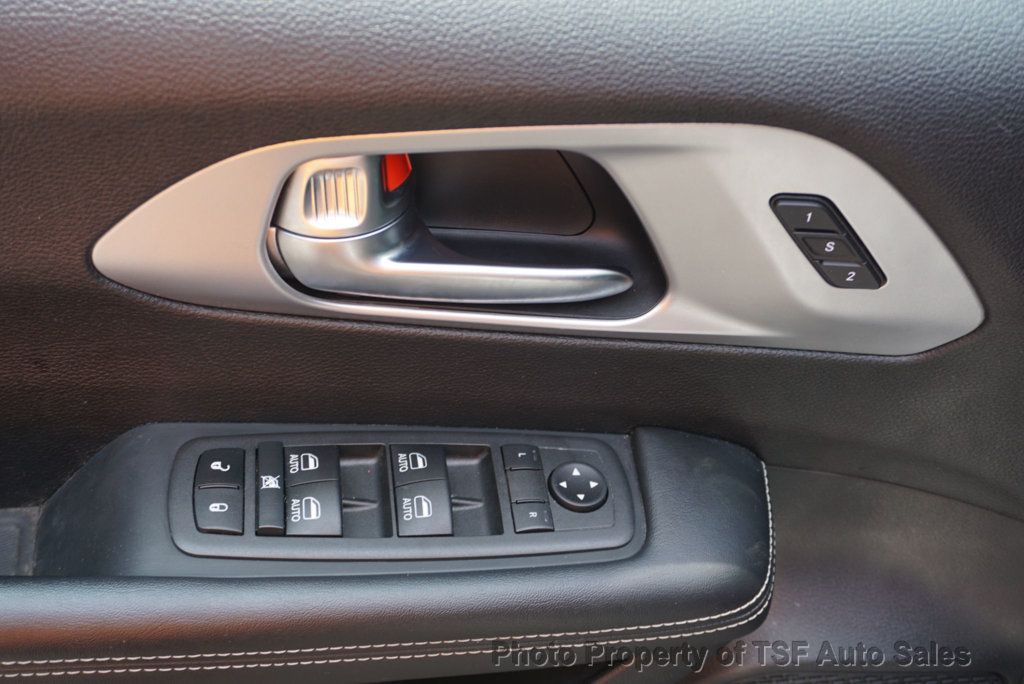 2022 Chrysler Pacifica Hybrid Touring L photo 39