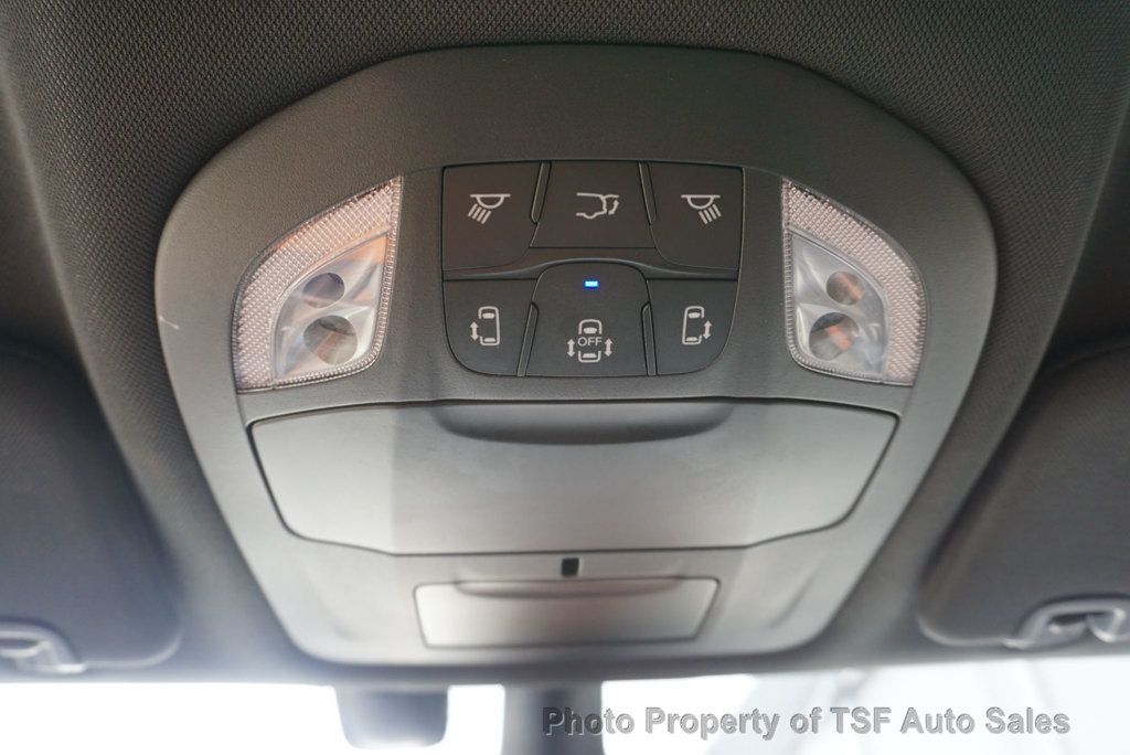 2022 Chrysler Pacifica Hybrid Touring L photo 42
