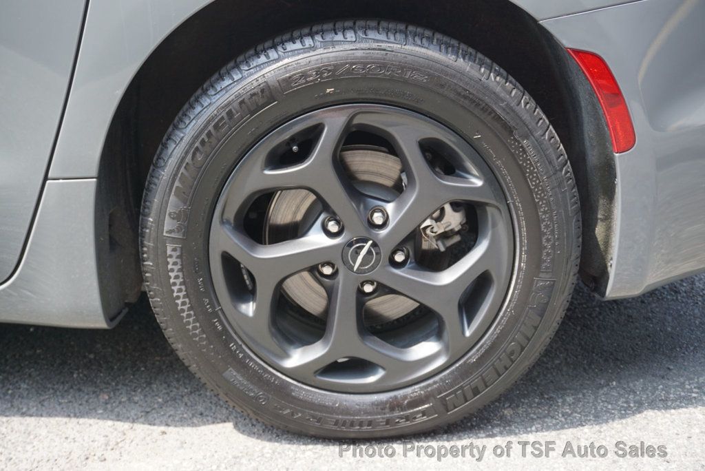 2022 Chrysler Pacifica Hybrid Touring L photo 44