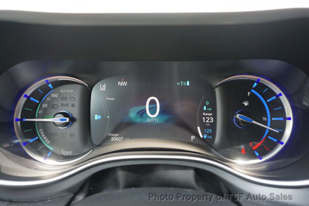 2022 Chrysler Pacifica Hybrid Touring L photo 45