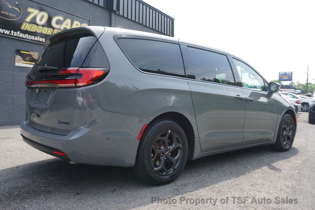 2022 Chrysler Pacifica Hybrid Touring L photo 7