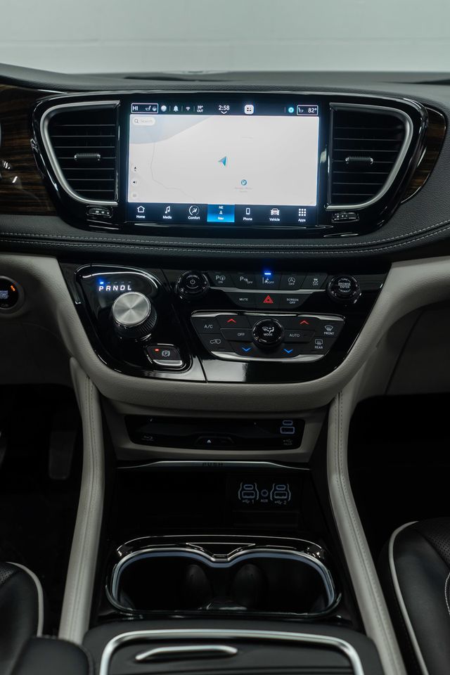 2022 Chrysler Pacifica Limited AWD - 22982908 - 25