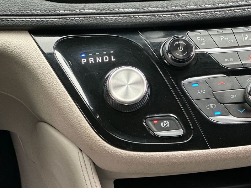 2022 Chrysler Pacifica Limited FWD - 22994264 - 18