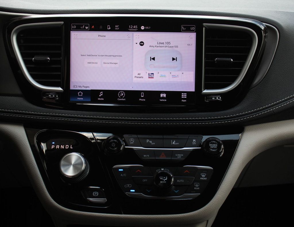 2022 Chrysler Pacifica Touring L photo 13
