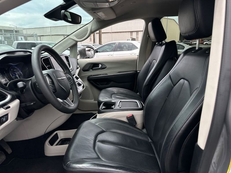 2022 Chrysler Pacifica Touring L AWD - 22993576 - 12