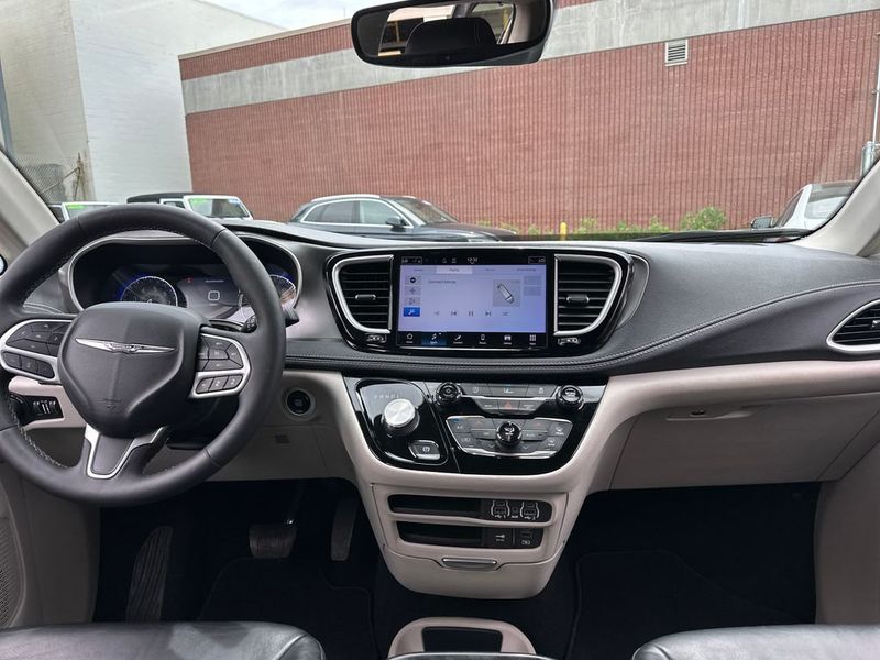 2022 Chrysler Pacifica Touring L AWD - 22993576 - 13