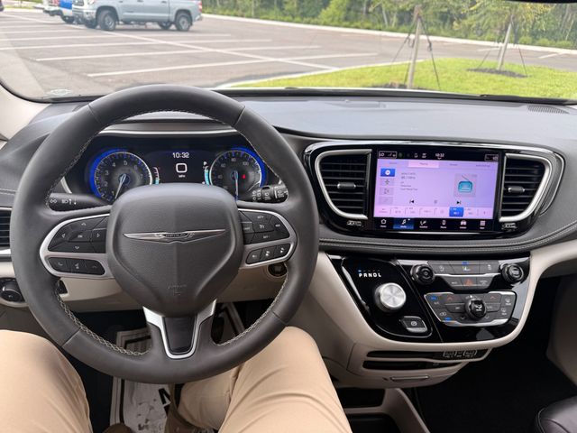 2022 Chrysler Pacifica TOURING L AWD - 23040588 - 1