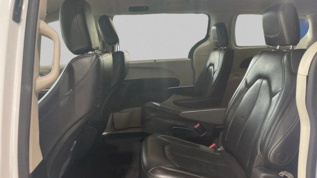 2022 Chrysler Pacifica Touring L FWD - 23001181 - 10