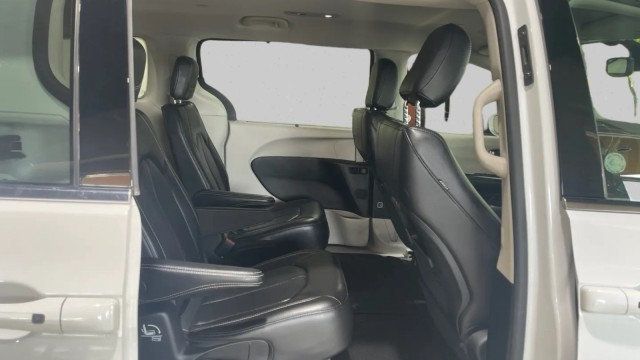 2022 Chrysler Pacifica Touring L FWD - 23001181 - 11