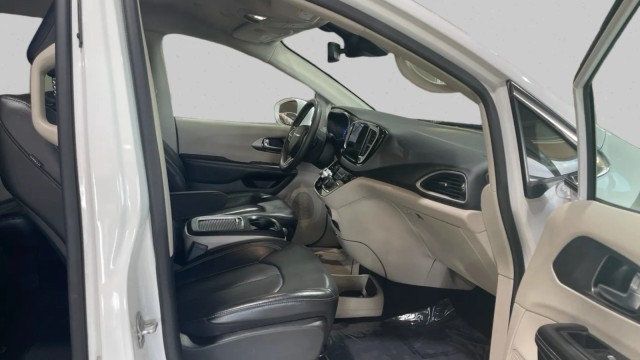 2022 Chrysler Pacifica Touring L FWD - 23001181 - 12