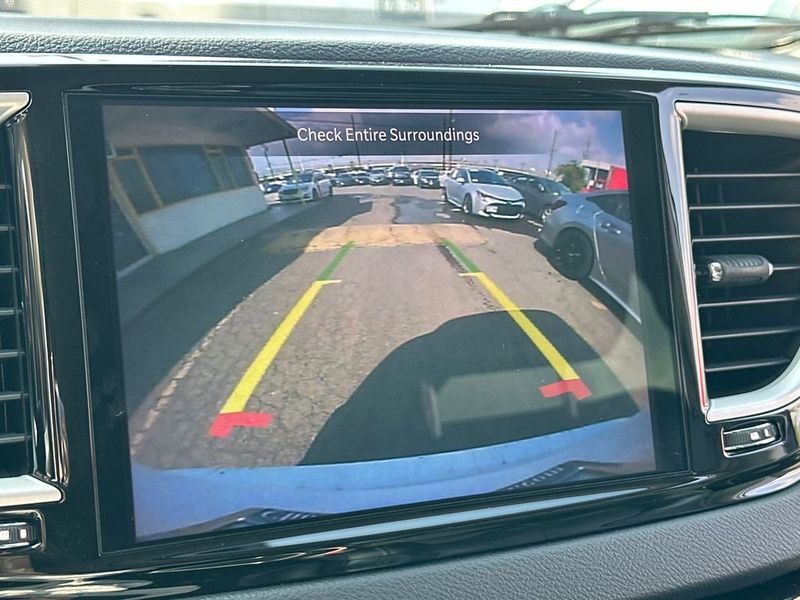 2022 Chrysler Pacifica Touring L FWD - 22979159 - 16