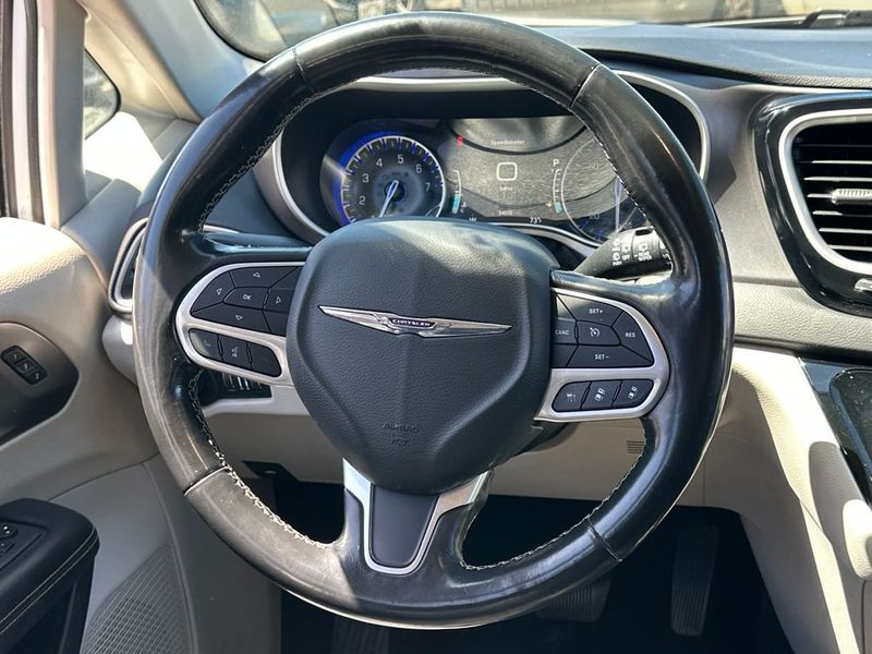 2022 Chrysler Pacifica Touring L FWD - 22991053 - 17