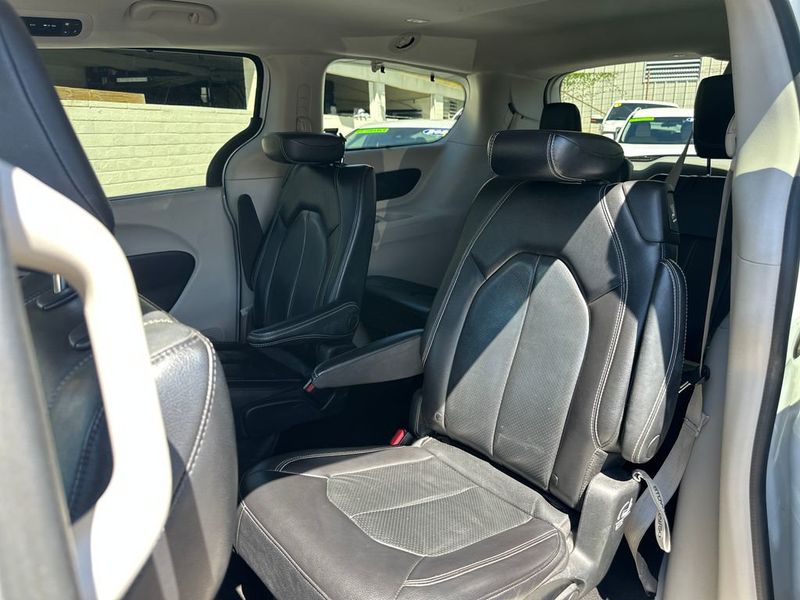 2022 Chrysler Pacifica Touring L FWD - 23008462 - 14
