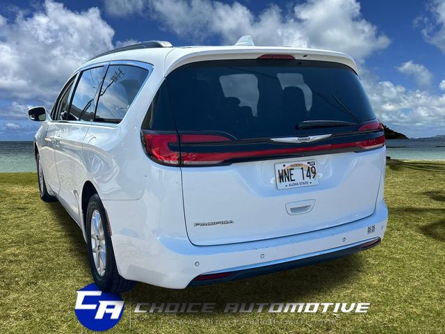 2022 Chrysler Pacifica Touring L's photo