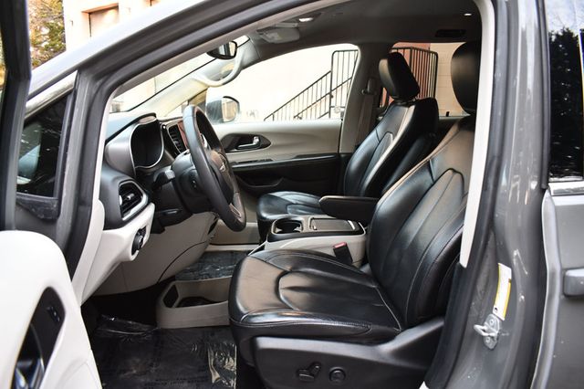 2022 Chrysler Pacifica Touring L FWD - 22965580 - 19