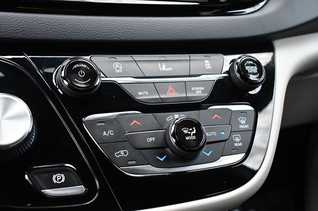 2022 Chrysler Pacifica Touring L FWD - 22965580 - 31