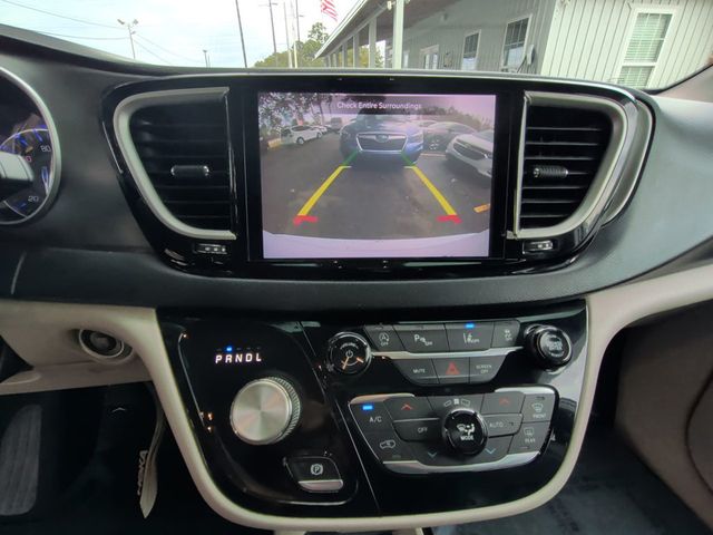 2022 Chrysler Pacifica Touring L FWD - 22988231 - 17