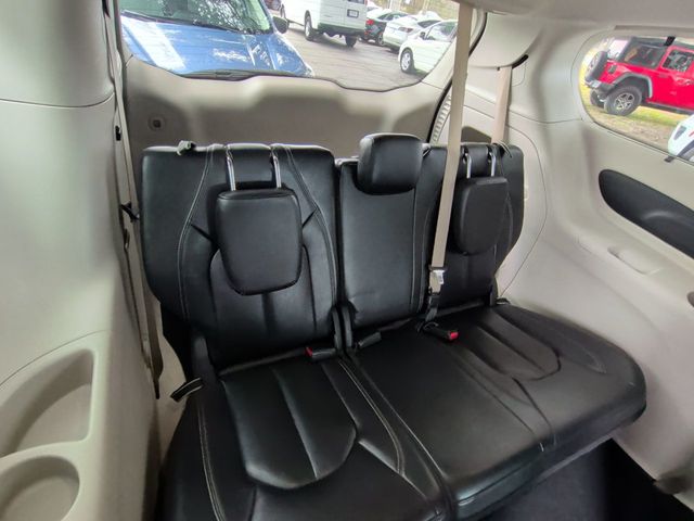 2022 Chrysler Pacifica Touring L FWD - 22988231 - 21