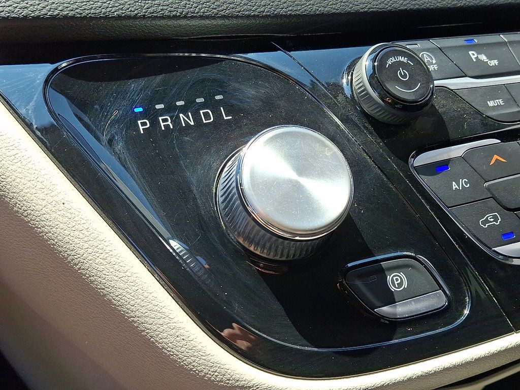 2022 Chrysler Pacifica Touring L photo 15