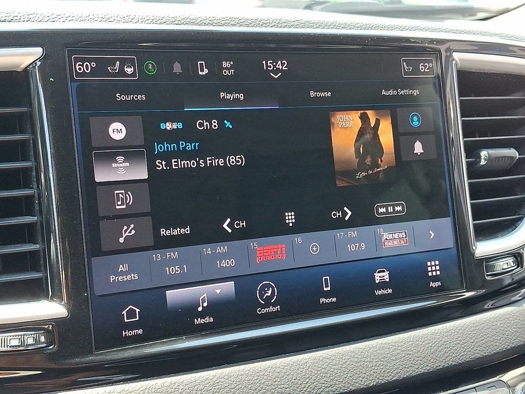 2022 Chrysler Pacifica Touring L photo 17