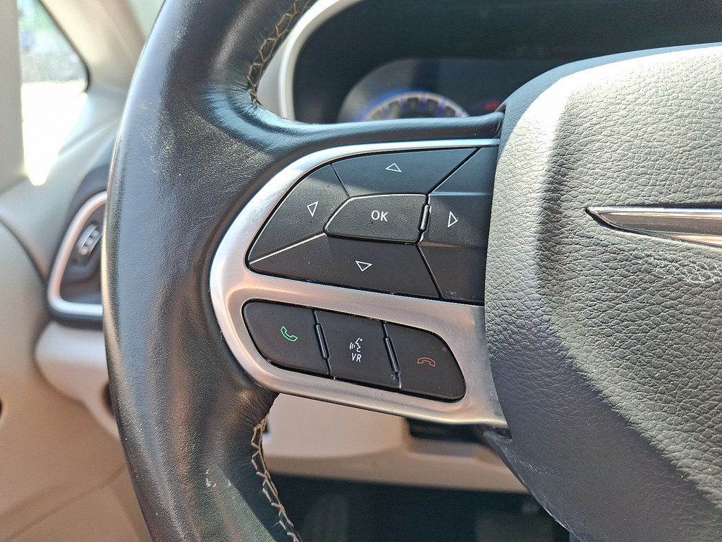 2022 Chrysler Pacifica Touring L photo 20