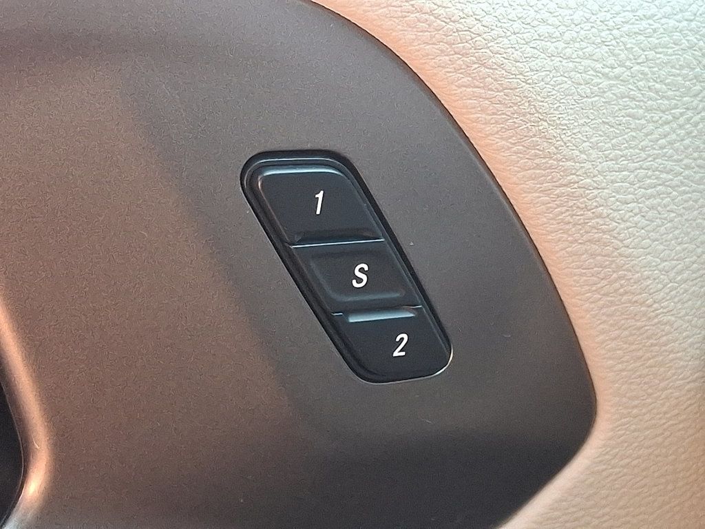 2022 Chrysler Pacifica Touring L photo 24
