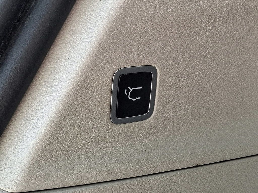 2022 Chrysler Pacifica Touring L photo 27