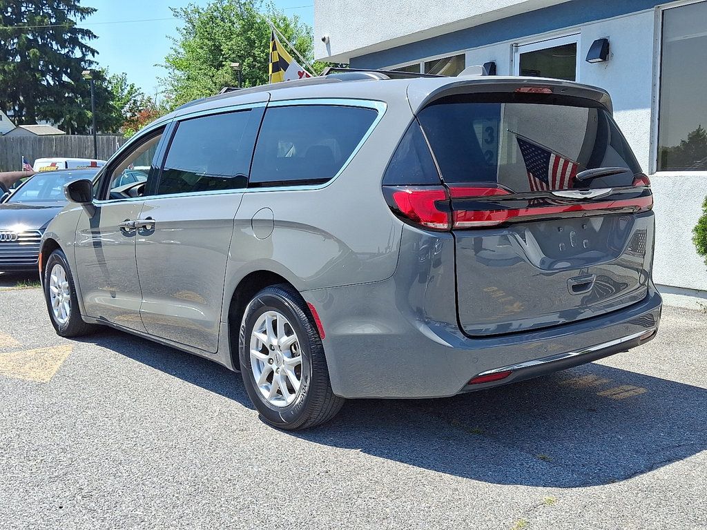 2022 Chrysler Pacifica Touring L photo 6