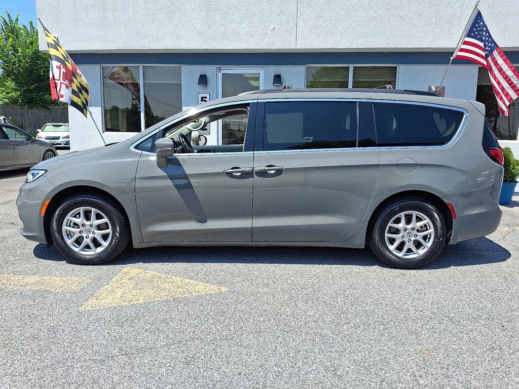 2022 Chrysler Pacifica Touring L photo 7