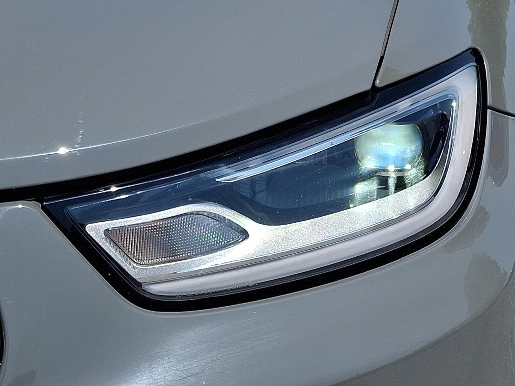 2022 Chrysler Pacifica Touring L photo 9