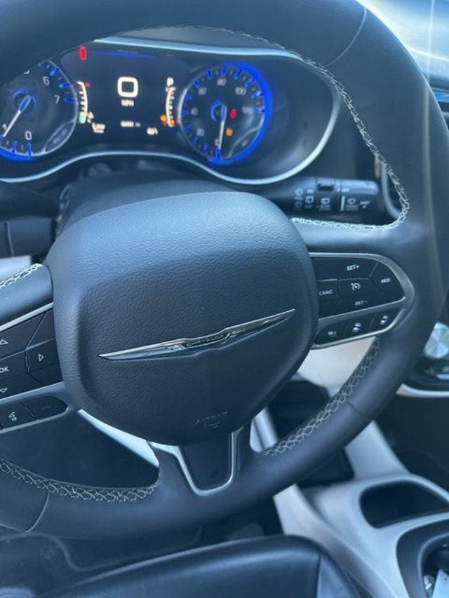 2022 Chrysler Pacifica Touring L FWD - 23015531 - 16