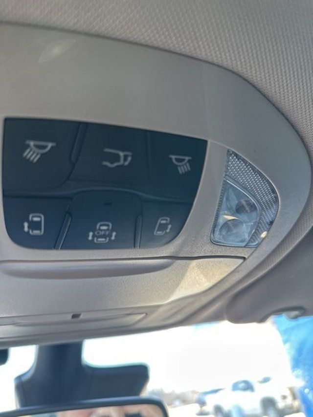 2022 Chrysler Pacifica Touring L FWD - 23015531 - 21