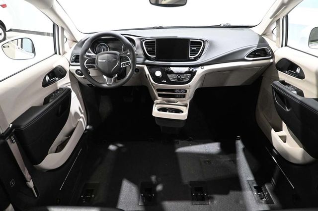 2022 Chrysler Pacifica Touring L FWD - 23009993 - 20