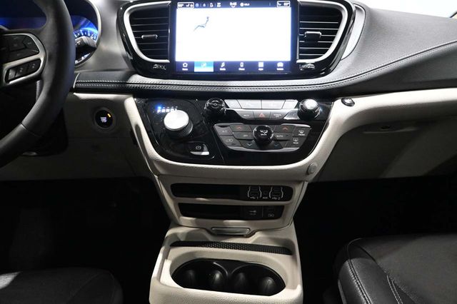 2022 Chrysler Pacifica Touring L FWD - 23009993 - 22