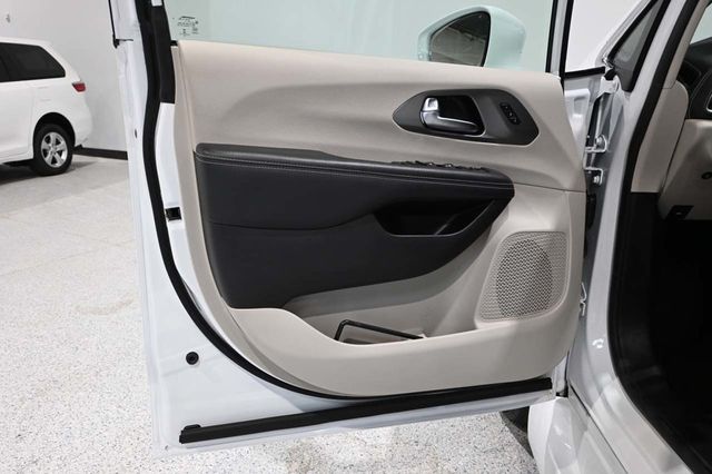 2022 Chrysler Pacifica Touring L FWD - 23009993 - 28