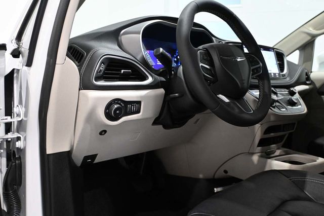 2022 Chrysler Pacifica Touring L FWD - 23009993 - 29