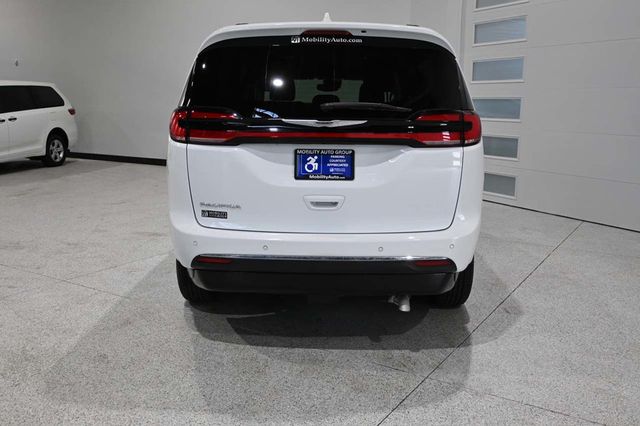 2022 Chrysler Pacifica Touring L FWD - 23009993 - 6