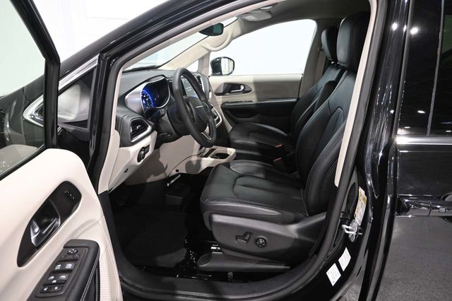 2022 Chrysler Pacifica Touring L FWD - 23050389 - 12