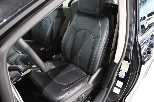 2022 Chrysler Pacifica Touring L FWD - 23050389 - 13