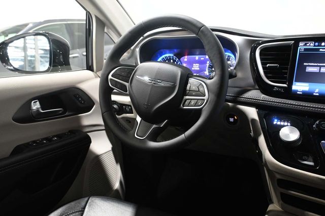 2022 Chrysler Pacifica Touring L FWD - 23050389 - 22