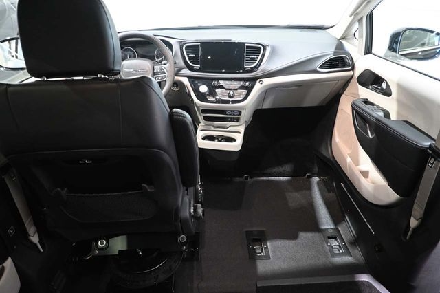 2022 Chrysler Pacifica Touring L FWD - 23050389 - 25
