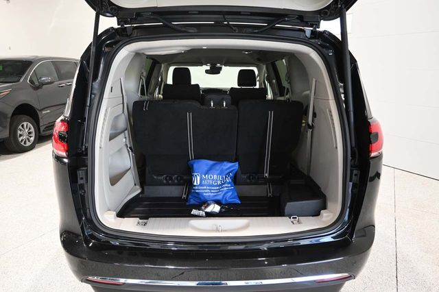 2022 Chrysler Pacifica Touring L FWD - 23050389 - 27
