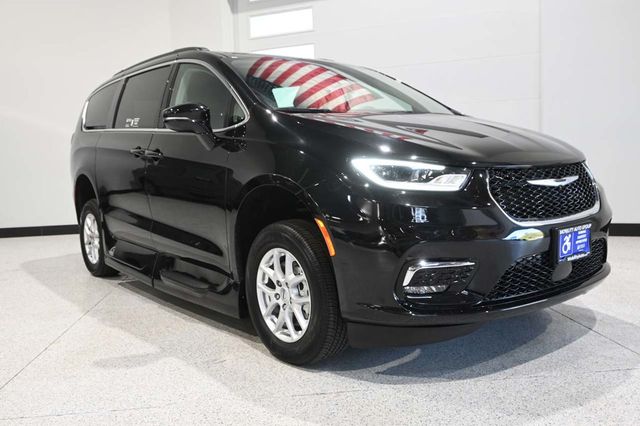 2022 Chrysler Pacifica Touring L FWD - 23050389 - 2