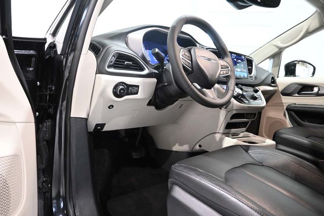 2022 Chrysler Pacifica Touring L FWD - 23050389 - 33
