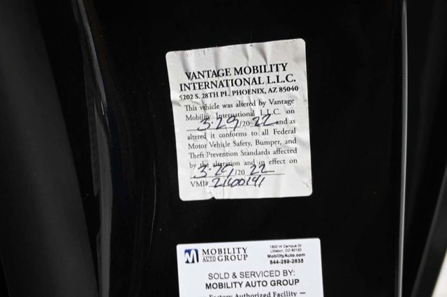 2022 Chrysler Pacifica Touring L FWD - 23050389 - 36
